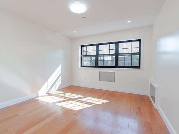 4th image of 32-48 42nd St #2A