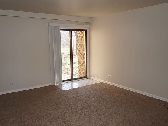 5th image of 2212 Country Club Dr APT 4
