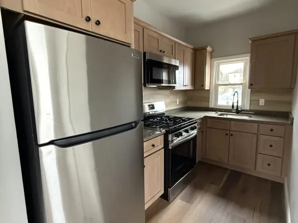 21 Jones St, Fall River, MA 02720