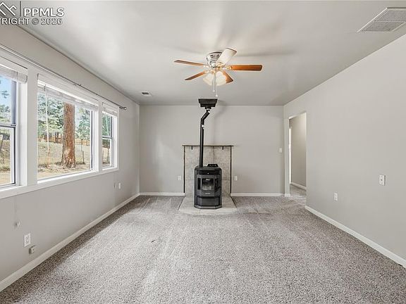 3rd image of 521 S Fairview St