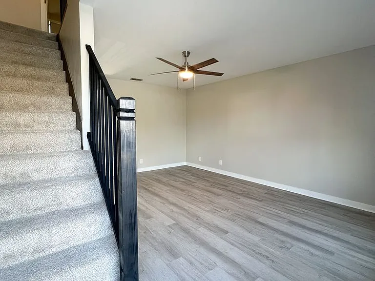 530 Hietts Ln — Photo 2
