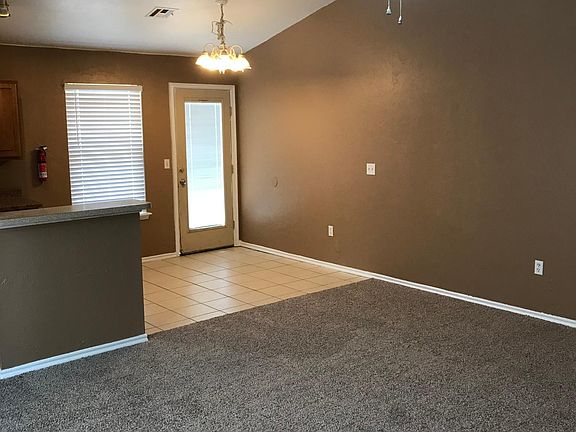 4th image of 604 Welston Cir #1