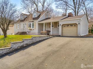 649 Grove Ave, Edison, NJ 08820