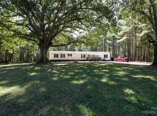 500 Goins Dr, Thomasville, NC 27360