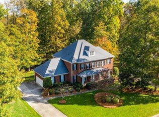 9114 Tenby Ln, Matthews, NC 28104