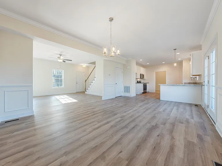 117 Parker Ln — Photo 4