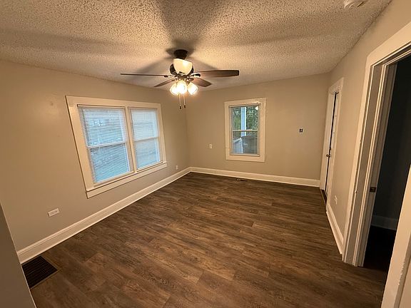 4th image of 103 E Front St