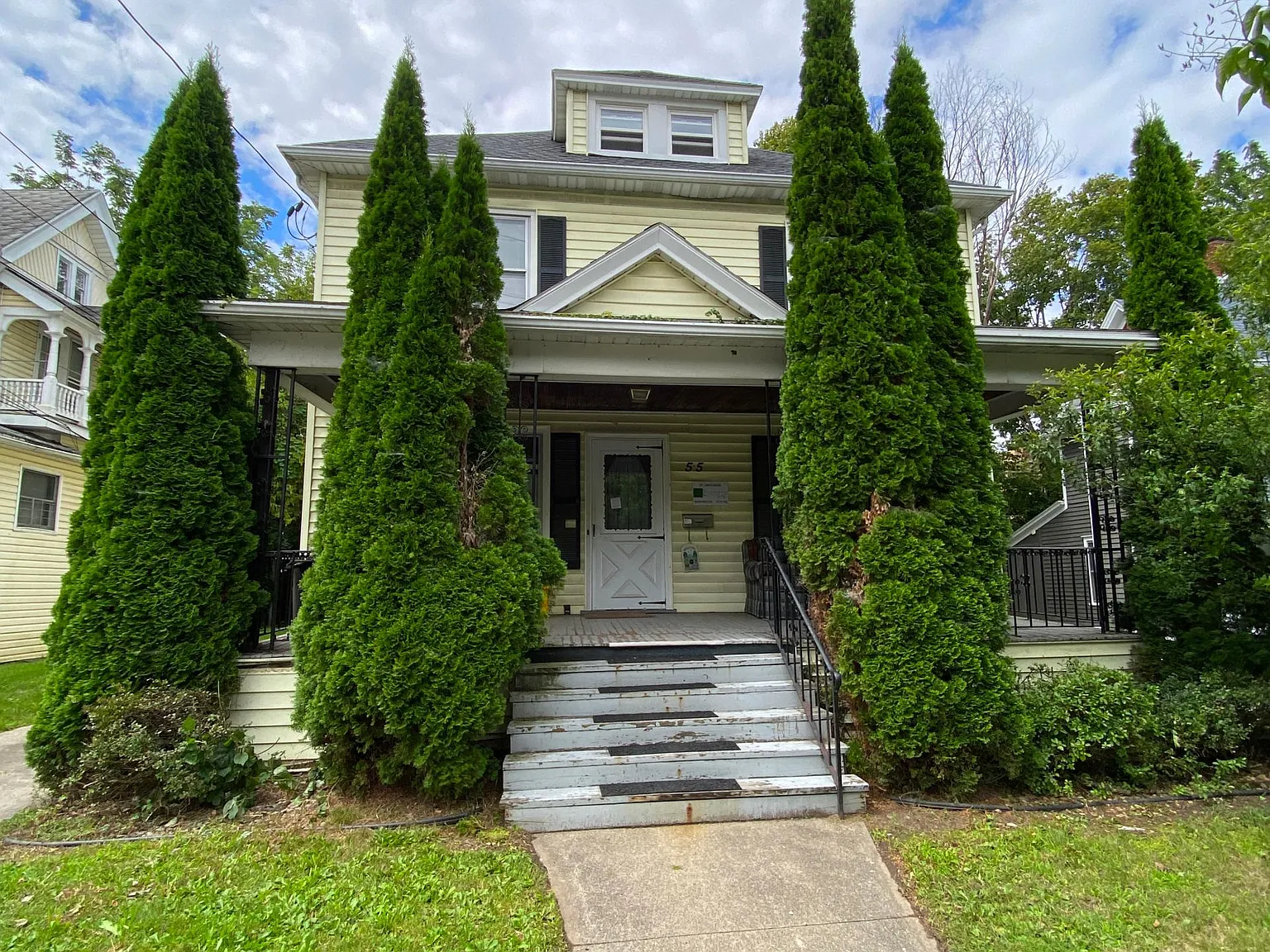 4 bed, 2200 sqft, $3,000 — Photo 1