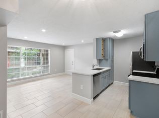 2201 Fountain View Dr #D-46, Houston, TX 77057