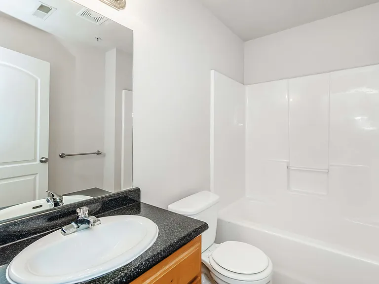 Cambridge Park Apartments 2 bed 2 bath Bathroom