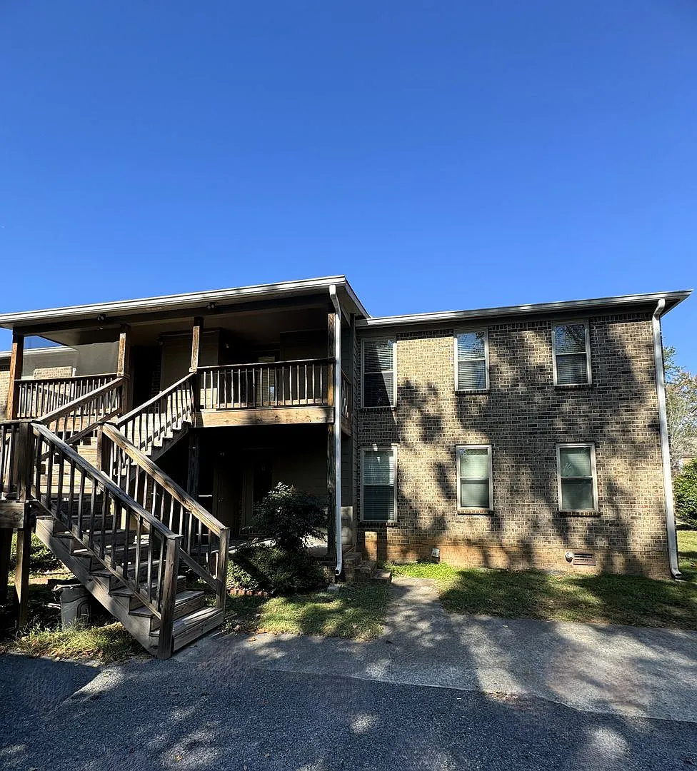 Move In Special: 1/2 Off 1st Month's Rent!! — Photo 2