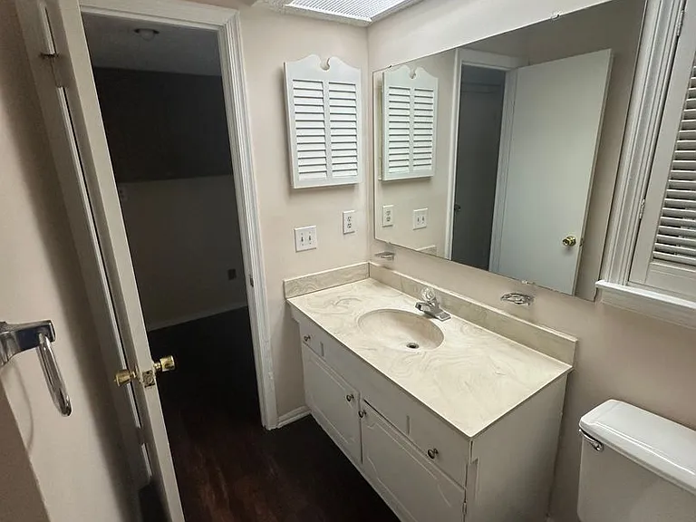1607 Morehead Ave — Photo 24
