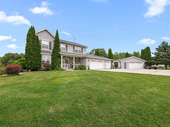W7489 Westbrook Ln, Fond Du Lac, WI 54937