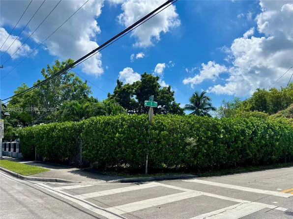 150 NE 59th St, Miami, FL 33137