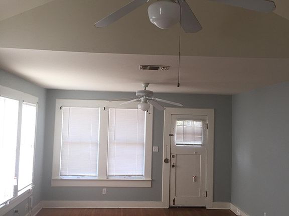 3rd image of 514 E Carson St