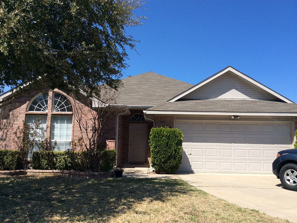 1st image of 973 Valley View Dr