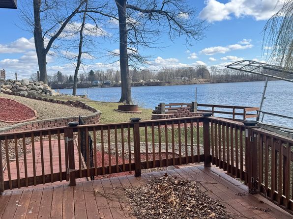 170 Tuttle Park Dr, Sherwood, MI 49089