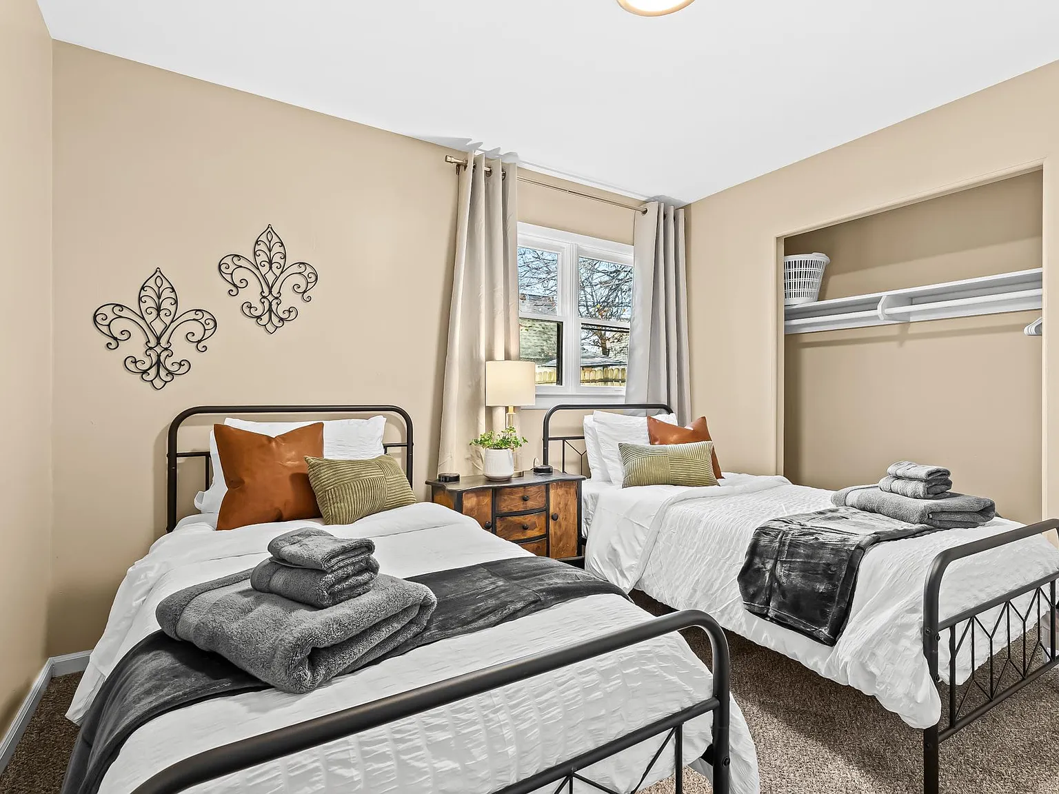 3 bed, 1041 sqft, $6,000 — Photo 3