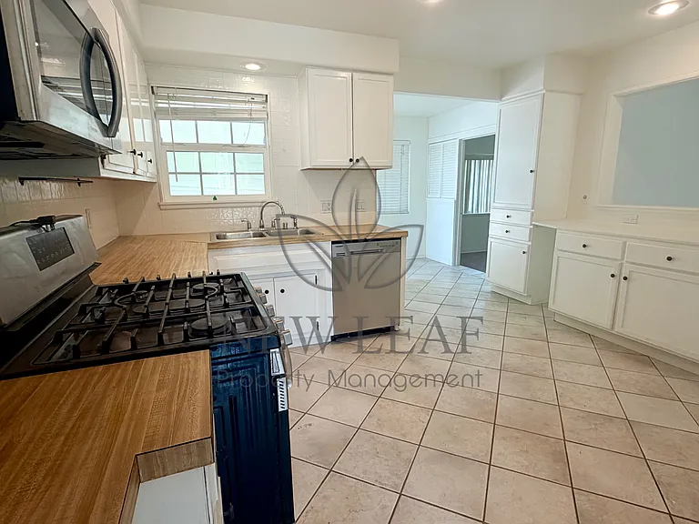 22684 Minona Dr — Photo 14