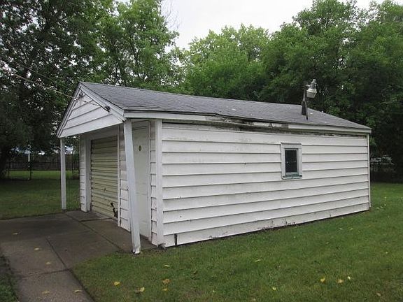 2nd image of 4134 Harold St