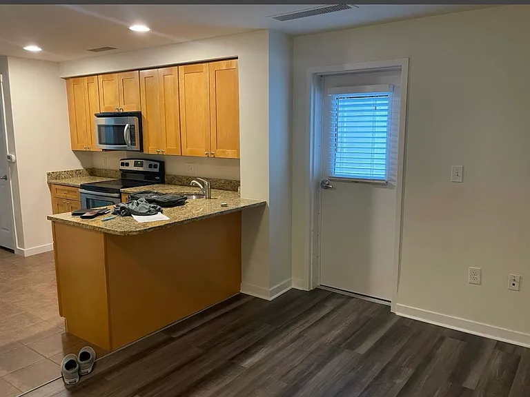 1031 Spring St #1A — Photo 1