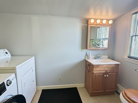 3rd image of 30 Cedar St