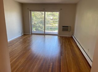 252 Spring St #20, West Roxbury, MA 02132