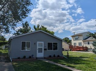 27285 Lawnwood St, Roseville, MI 48066