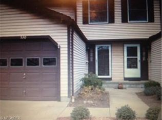 530 Topaz Ln, Brunswick, OH