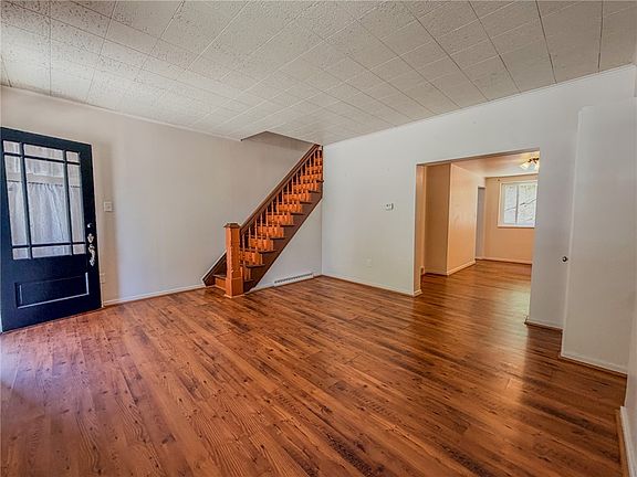 5th image of 216 57th St