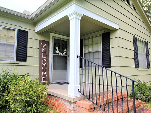 2nd image of 1425 N Avenue D