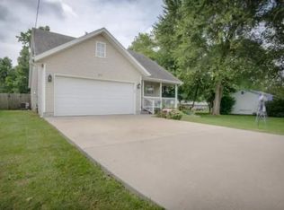 314 W Olive St, Republic, MO 65738