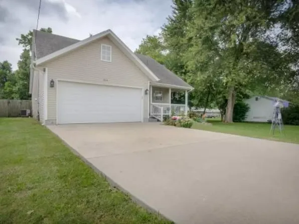 314 W Olive St, Republic, MO 65738