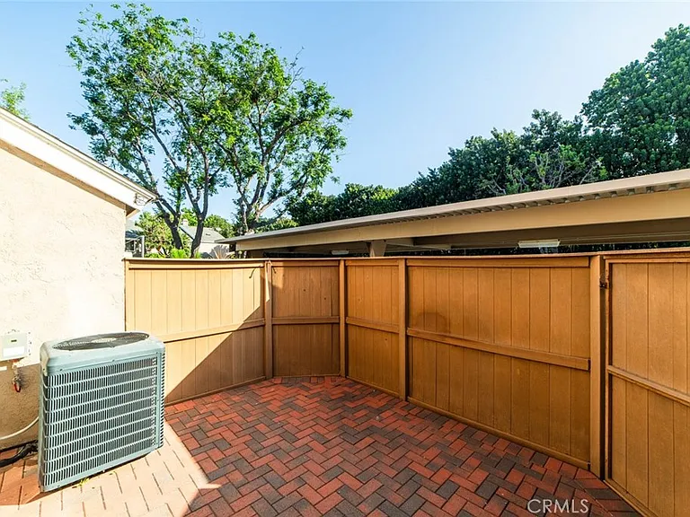 24 Elderglen — Photo 34