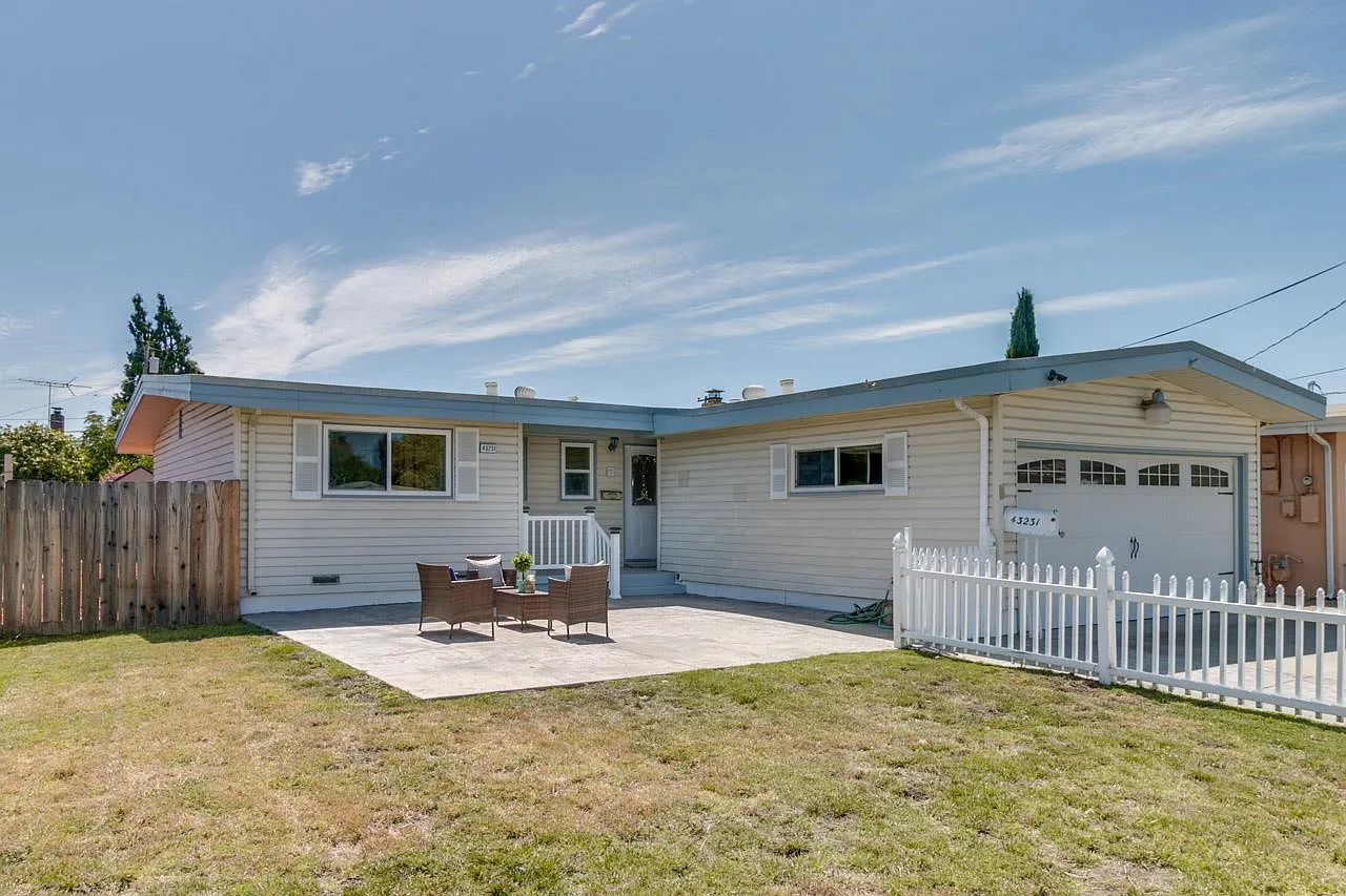 43231 Continental Dr photo 1
