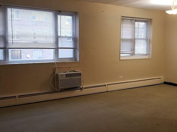 2nd image of 6161 N Hoyne Ave APT 211