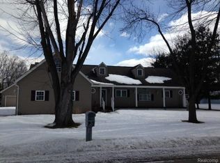 9295 Glenis St, Taylor, MI 48180