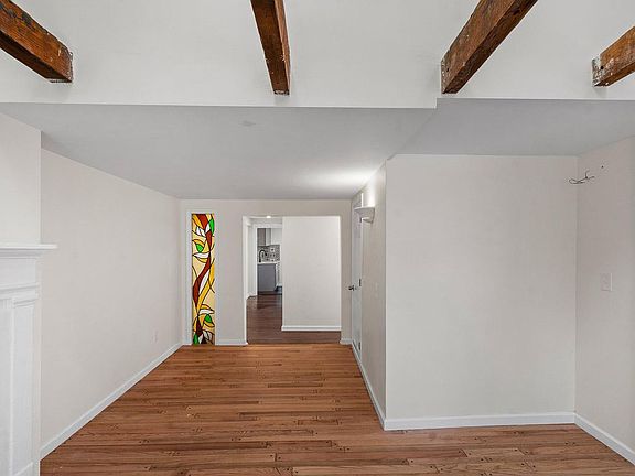 4th image of 142 Jefferson St #B