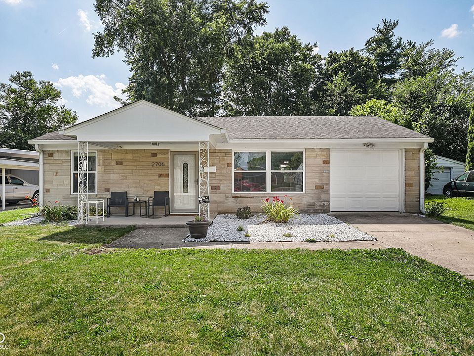 1st image of 2706 Crystal Dr