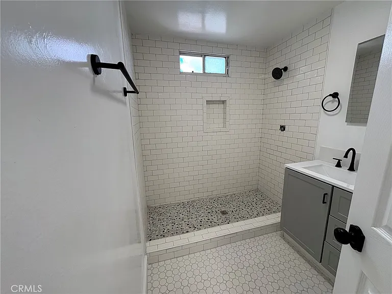 125 W Valencia Dr #A — Photo 28