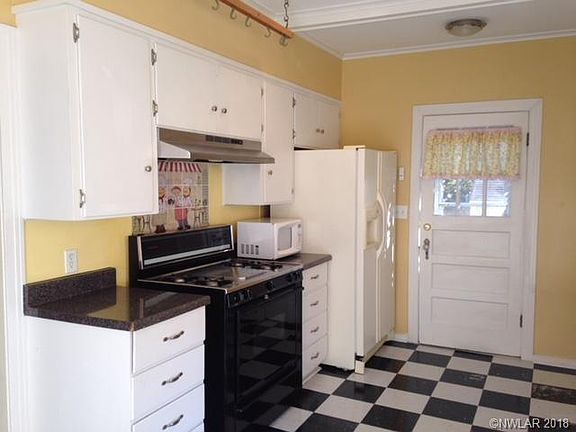 5th image of 451 Elmwood St