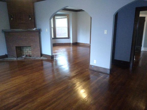 2nd image of 3658 Dover Pl #2