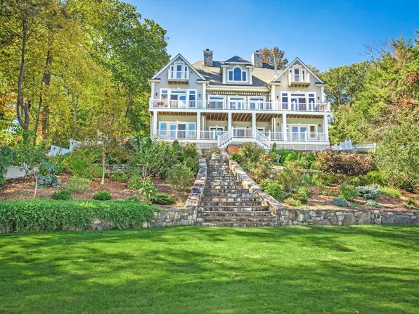 272 W Lake Blvd, Mahopac, NY 10541