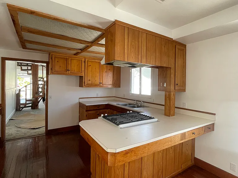 940 E Arrow Hwy — Photo 19