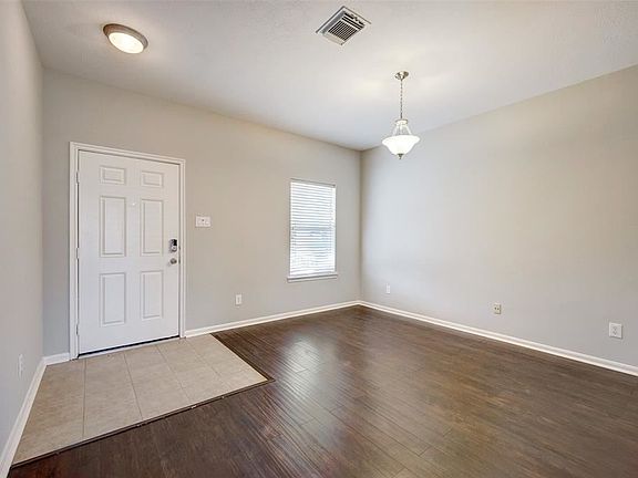 3rd image of 20526 Avery Grove Ct