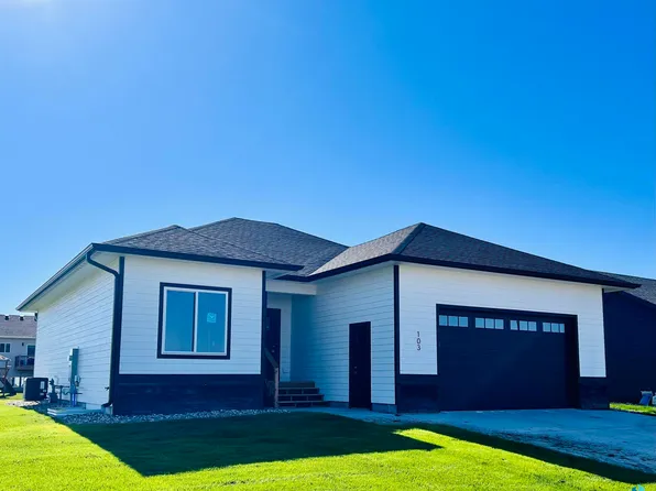 103 Patricia St, Harrisburg, SD 57032