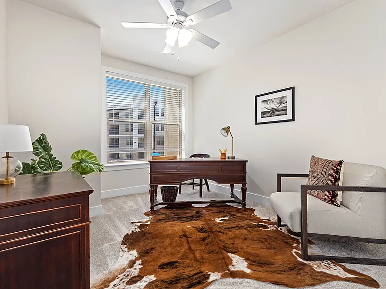 Mariposa Communications Parkway 55+ Apartment Homes — Photo 9
