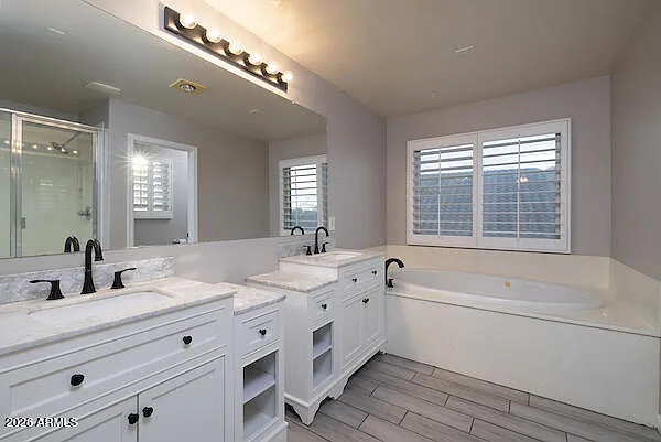 18469 W Sunnyslope Ln — Photo 17