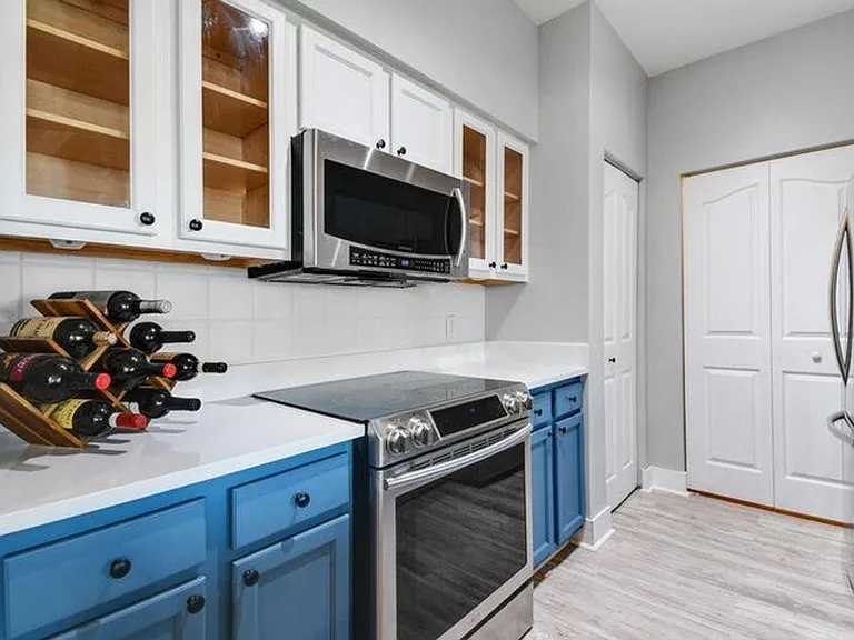 7302 Myrtlewood Cir W — Photo 3