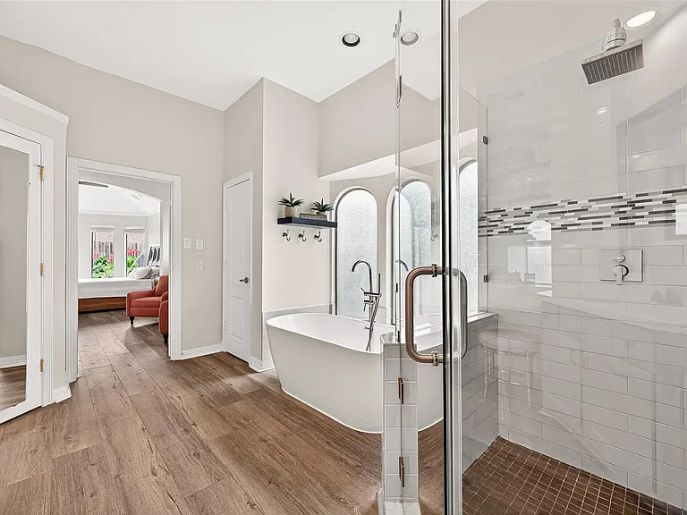 3510 Artesian Springs Ct — Photo 29